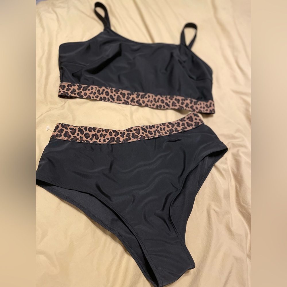 Black Leopard Trim Women's Swim Set